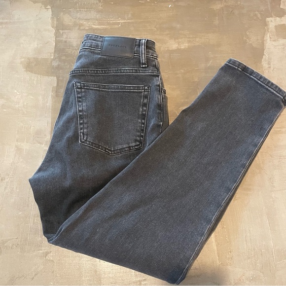 Curvy 90s Cheeky Ankle Jean - Picture 5 of 6